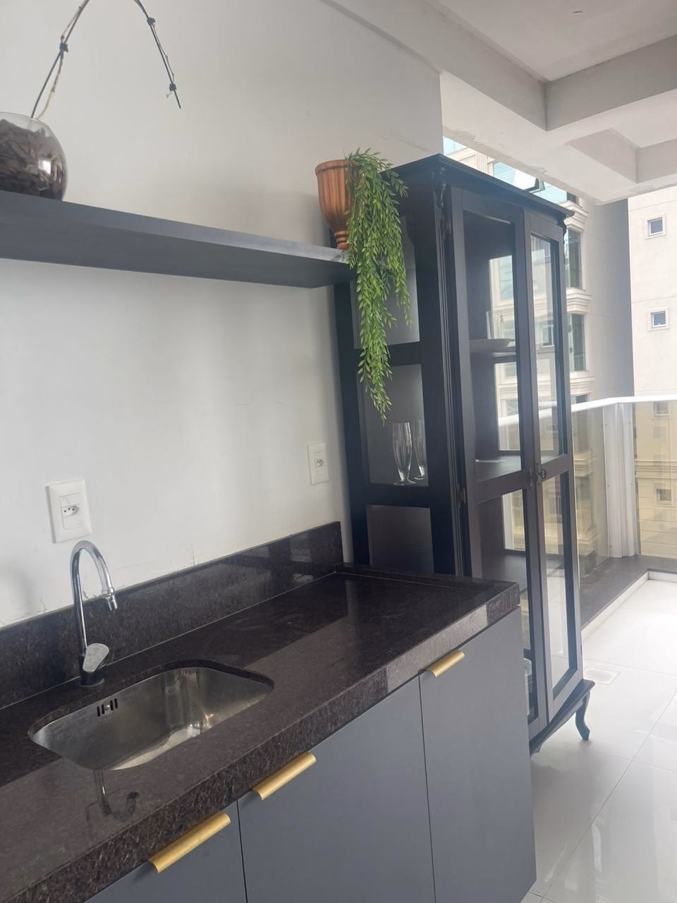 Apartamento 4 suítes em Meia Praia — Meia Praia, Itapema