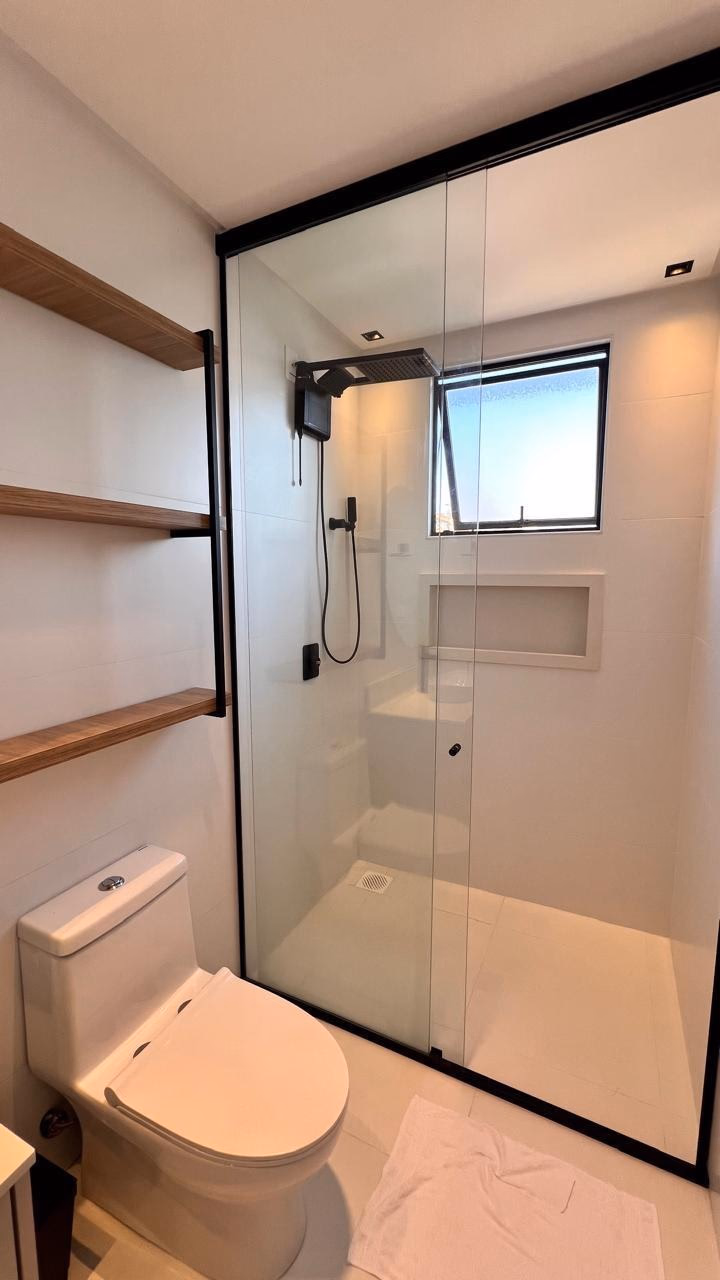 Apartamento 4 suítes em Meia Praia — Meia Praia, Itapema