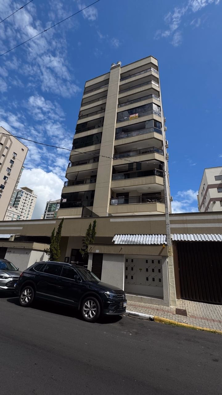 Edificio Pedras Brancas — Meia Praia