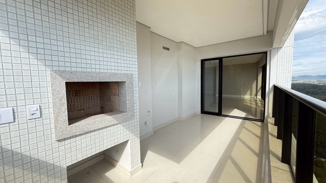 Apartamento 4 suítes em Meia Praia — Meia Praia, Itapema