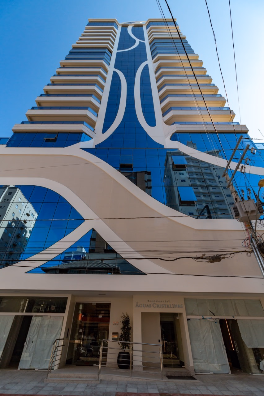 Apartamento 4 suítes em Meia Praia — Meia Praia, Itapema