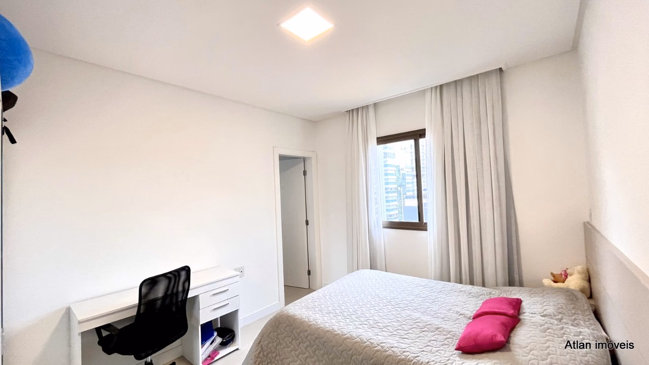 Apartamento 2 suítes em Meia Praia — Meia Praia, Itapema