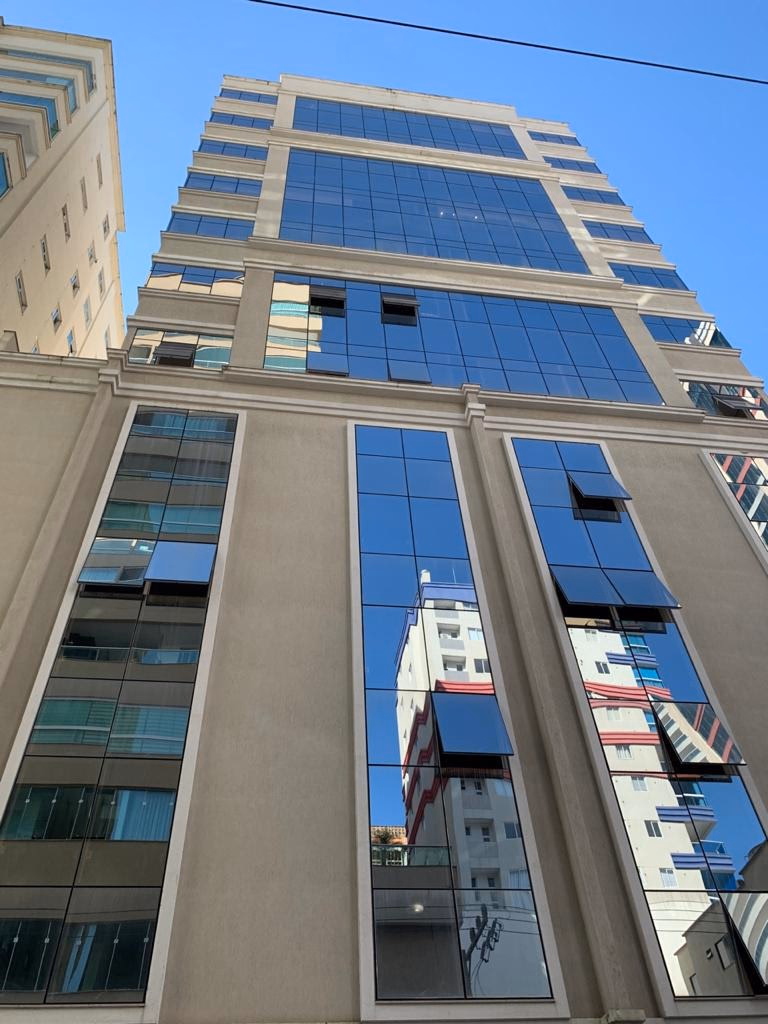 Babylon Executive Tower — Meia Praia
