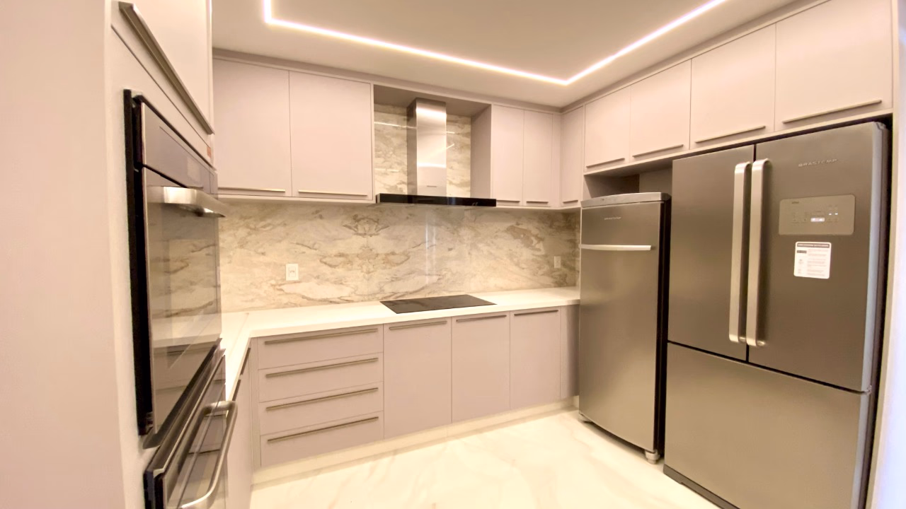 Apartamento frente mar a venda na Meia Praia em Itapema-SC (52)