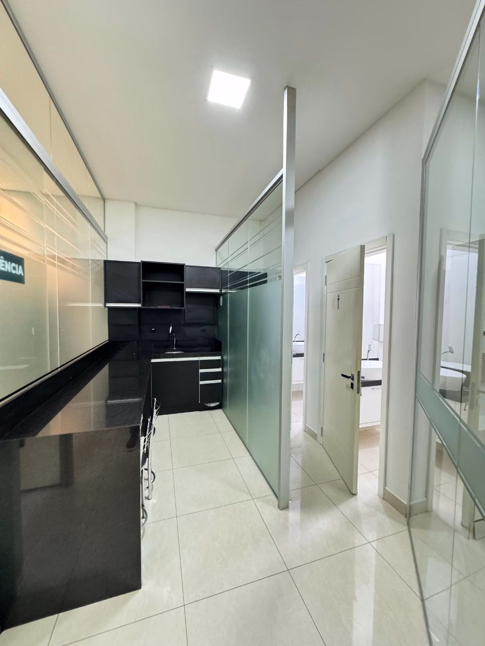 Sala comercial em Meia Praia — Meia Praia, Itapema