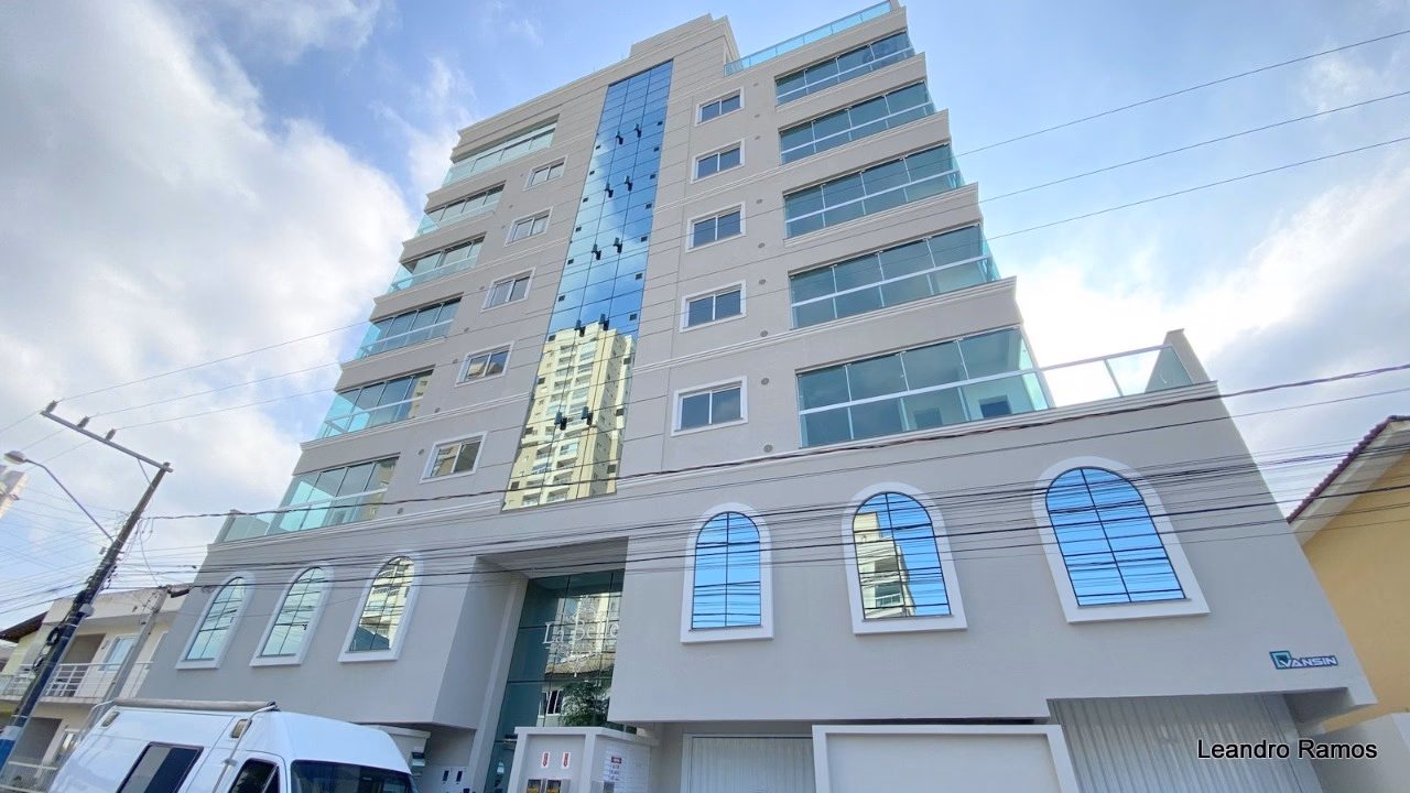La Belle Residencial — Meia Praia