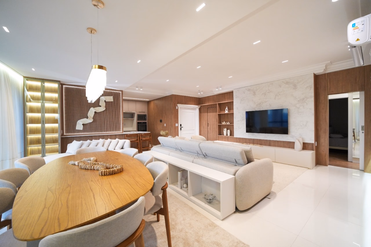 Apartamento 4 suítes em Meia Praia — Meia Praia, Itapema