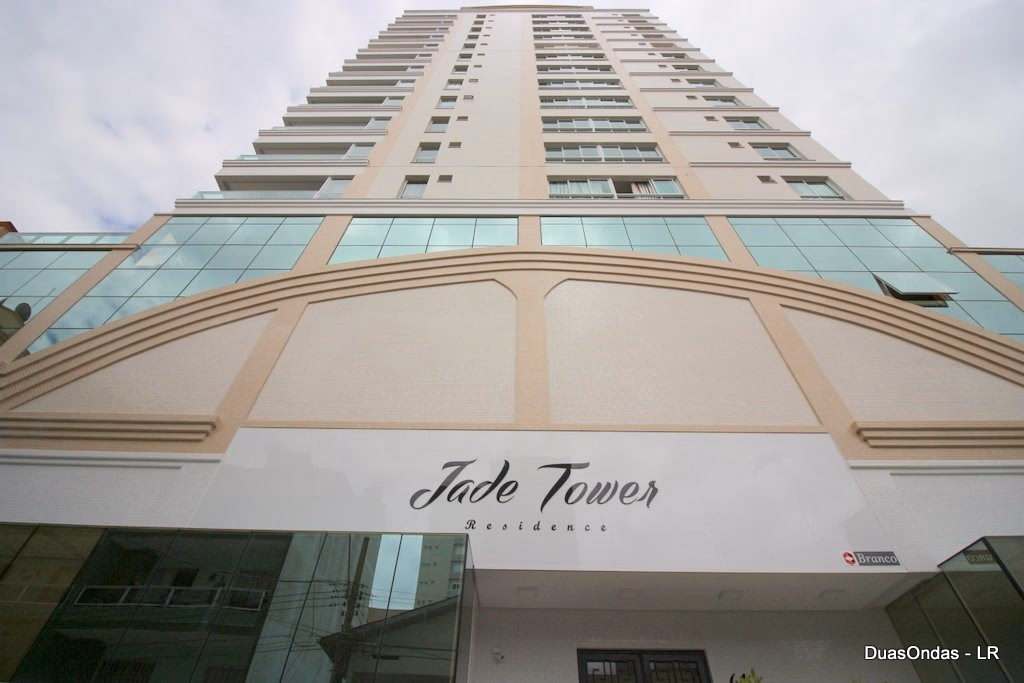 Jade Tower Residence — Meia Praia