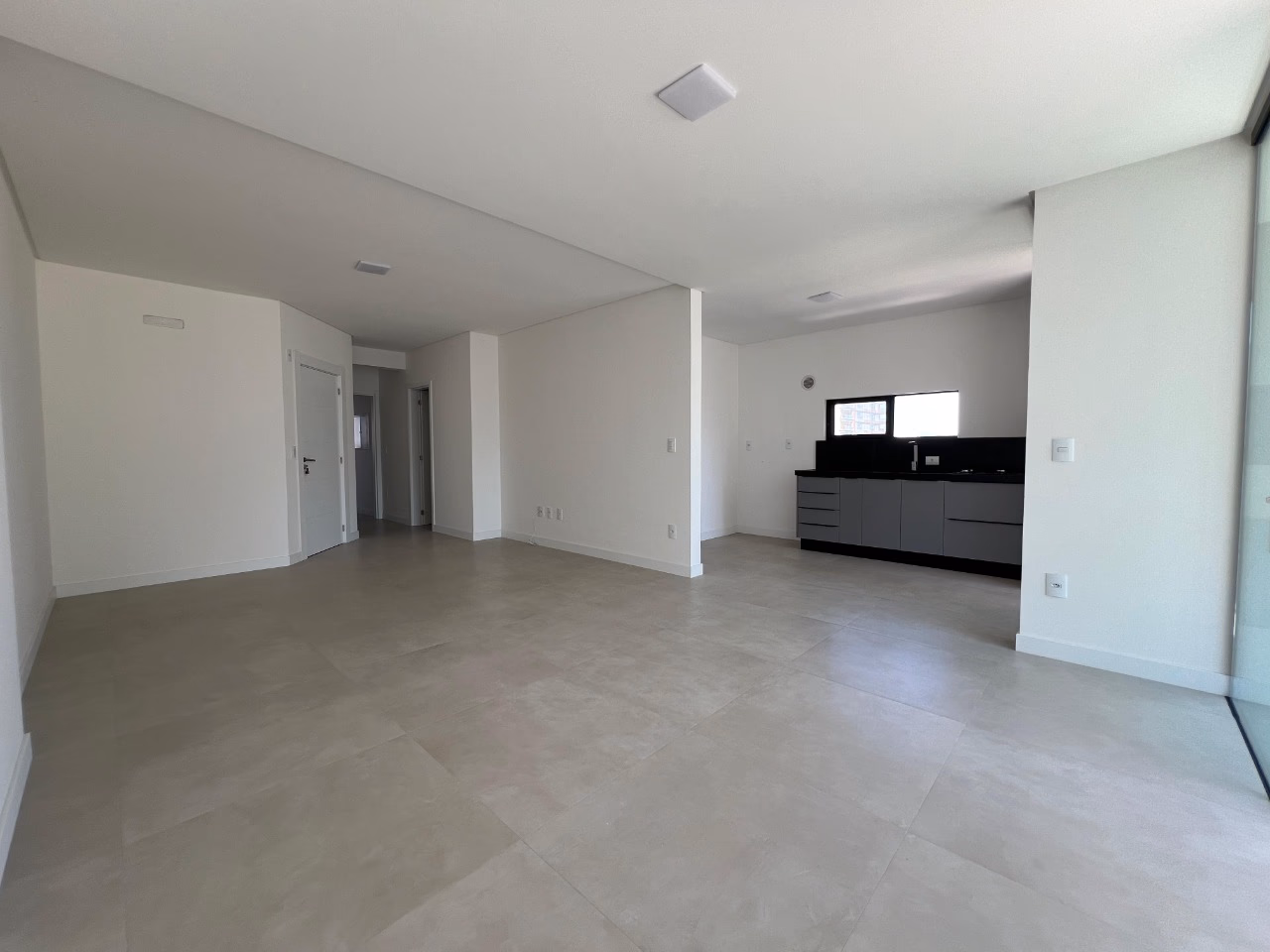 Apartamento 3 suítes em Meia Praia — Meia Praia, Itapema