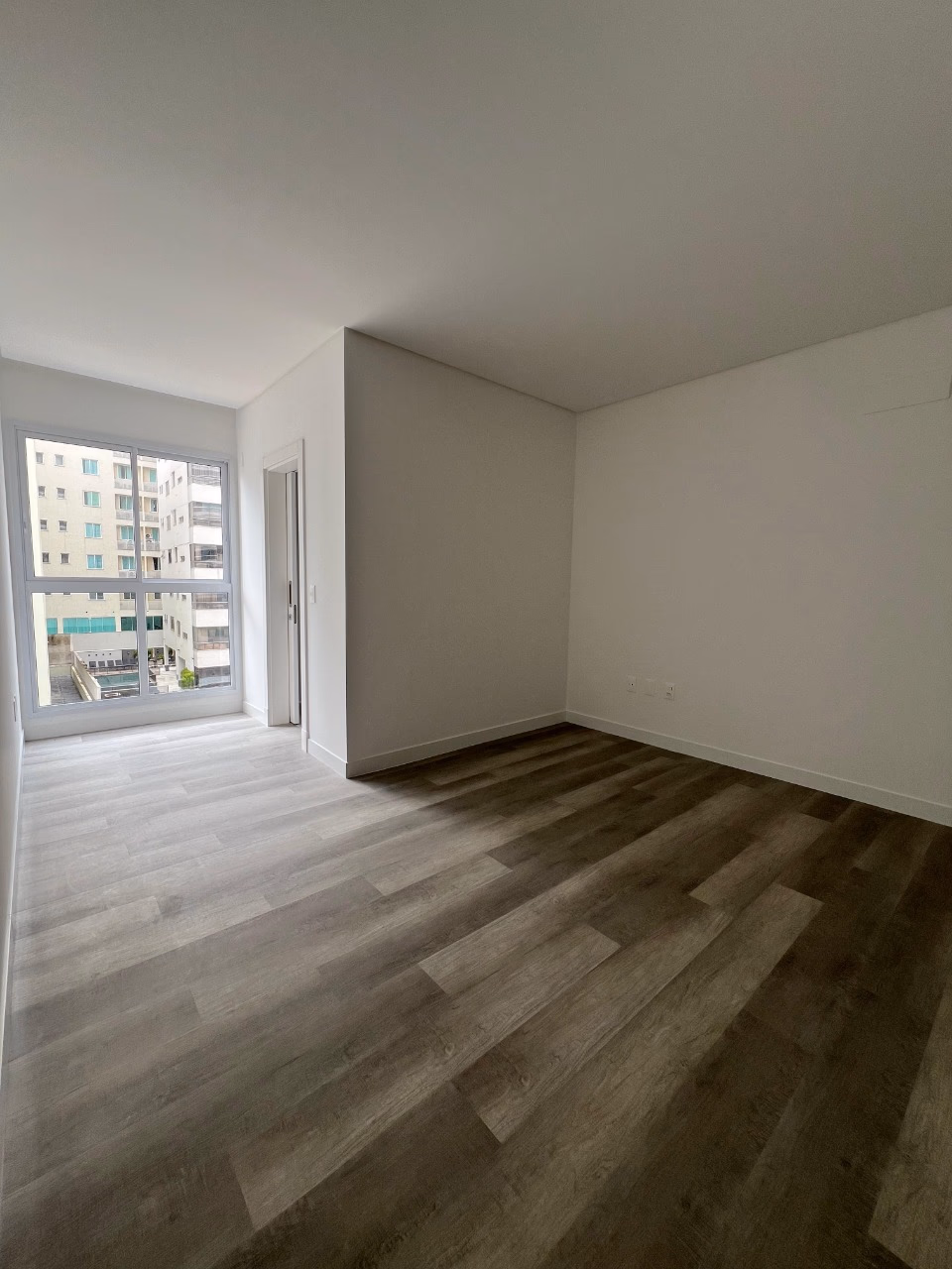 Apartamento 4 suítes em Meia Praia — Meia Praia, Itapema