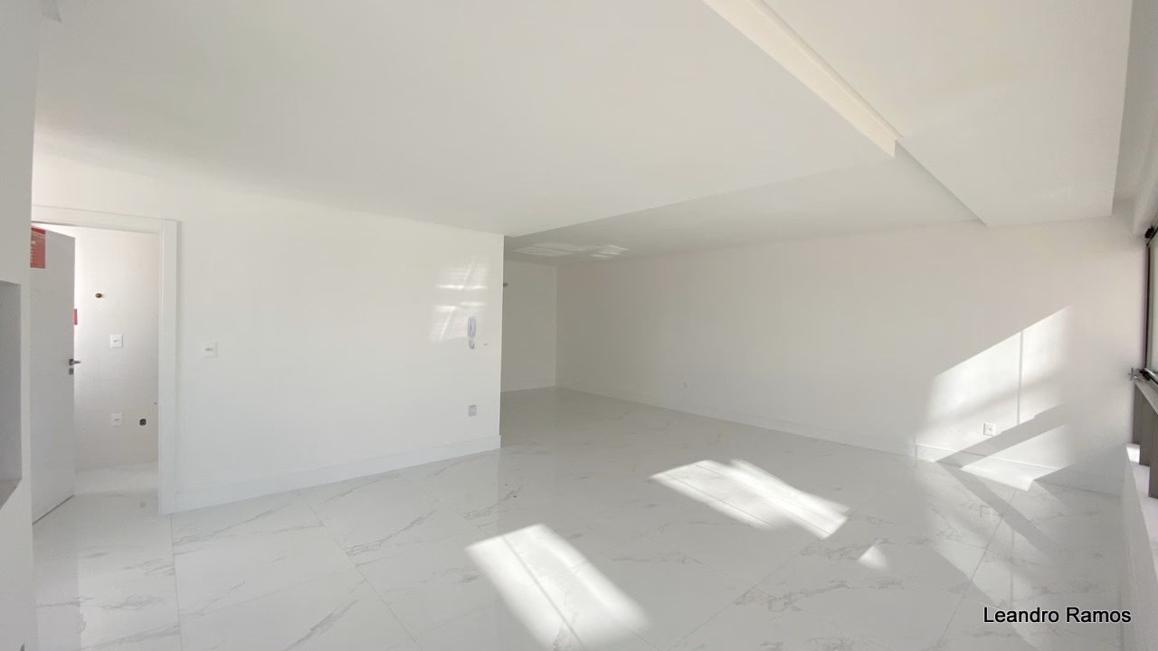 Apartamento 3 suítes em Meia Praia — Meia Praia, Itapema