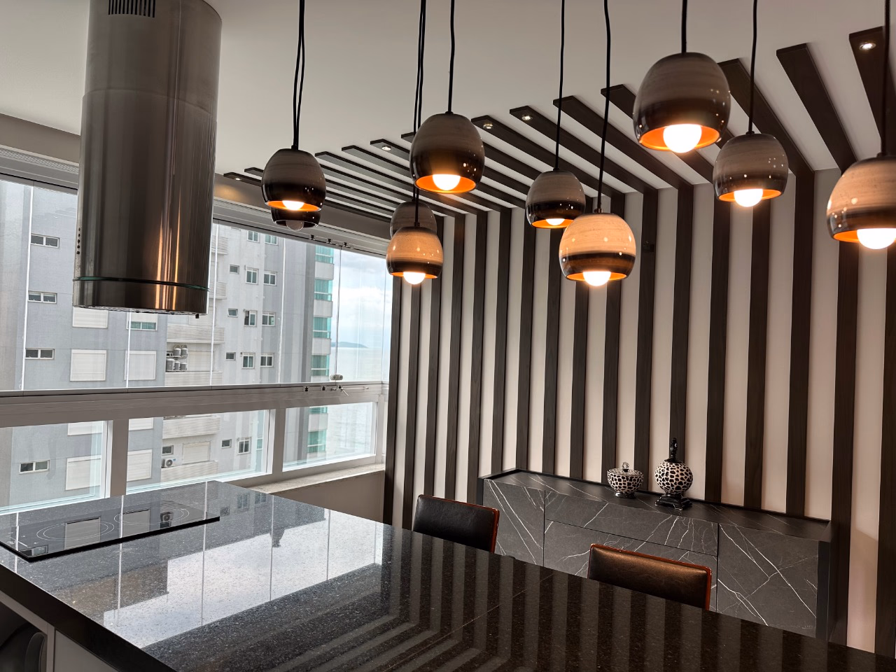 Apartamento 4 suítes em Meia Praia — Meia Praia, Itapema