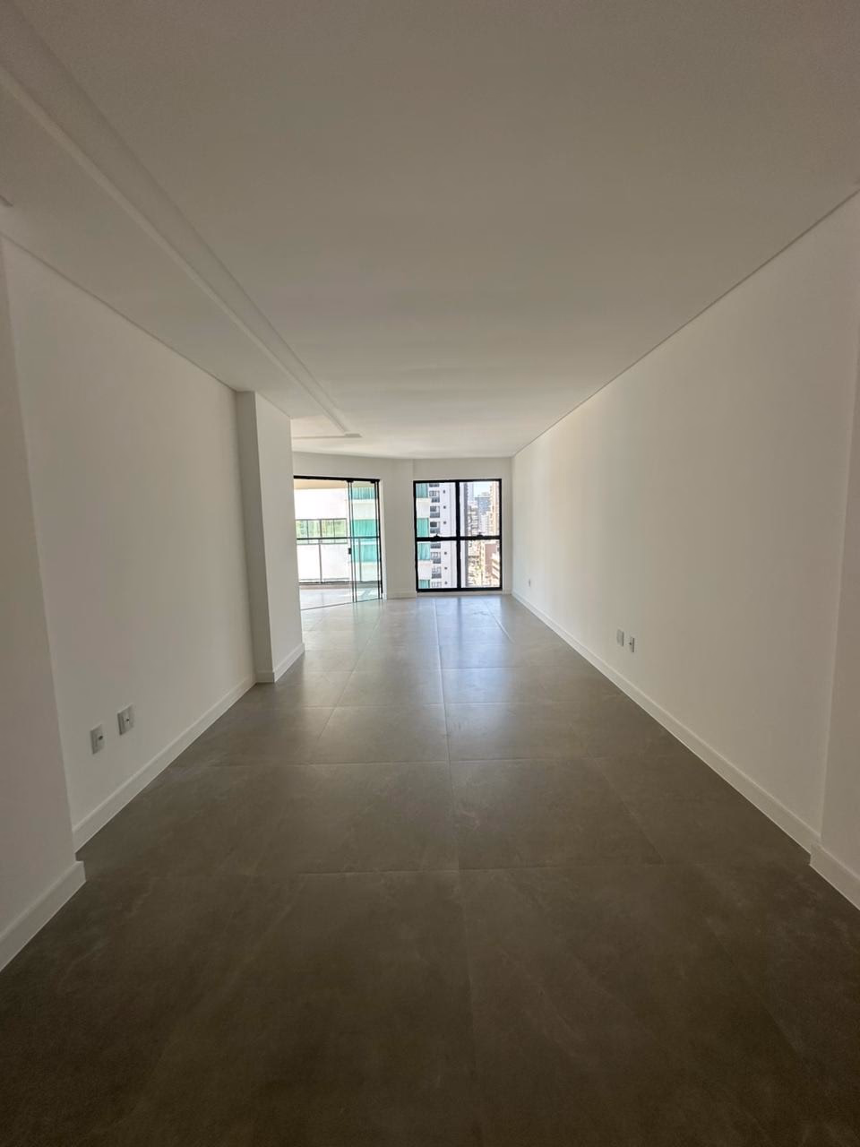 Apartamento 3 suítes em Meia Praia — Meia Praia, Itapema