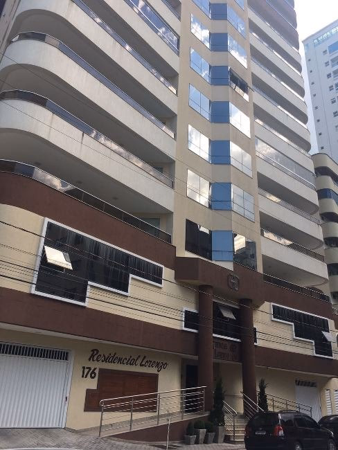 Lorenzo Residence — Meia Praia