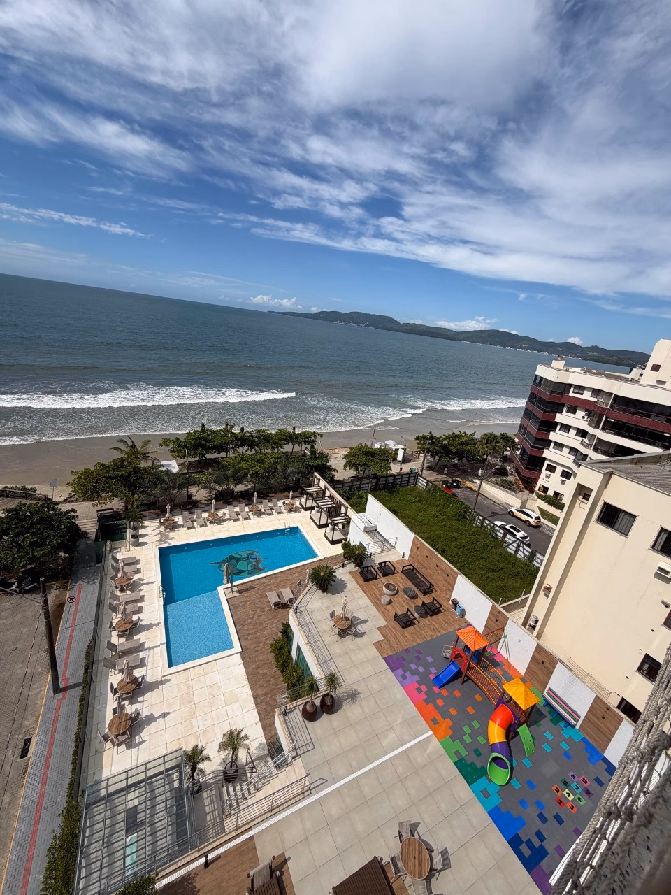 Apartamento 4 suítes em Meia Praia — Meia Praia, Itapema