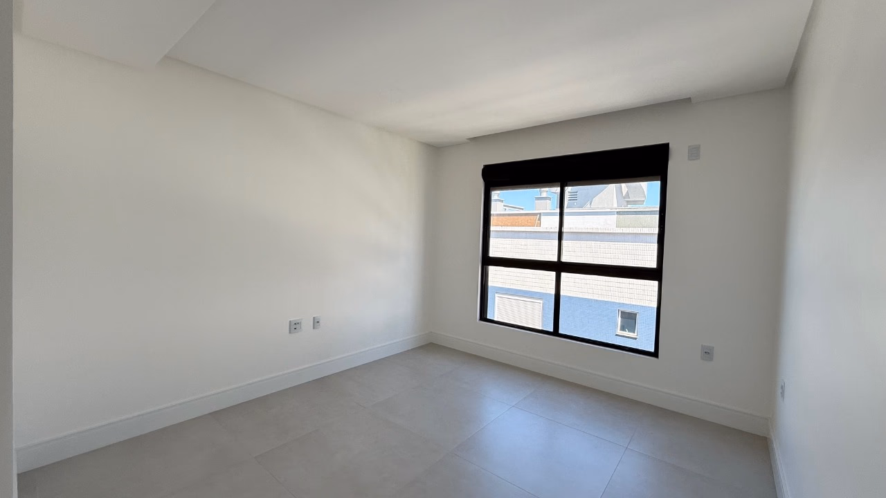 Apartamento 4 suítes em Meia Praia — Meia Praia, Itapema