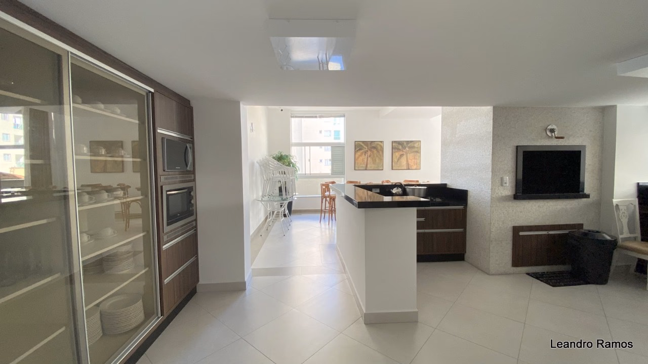 Sala comercial em Meia Praia — Meia Praia, Itapema