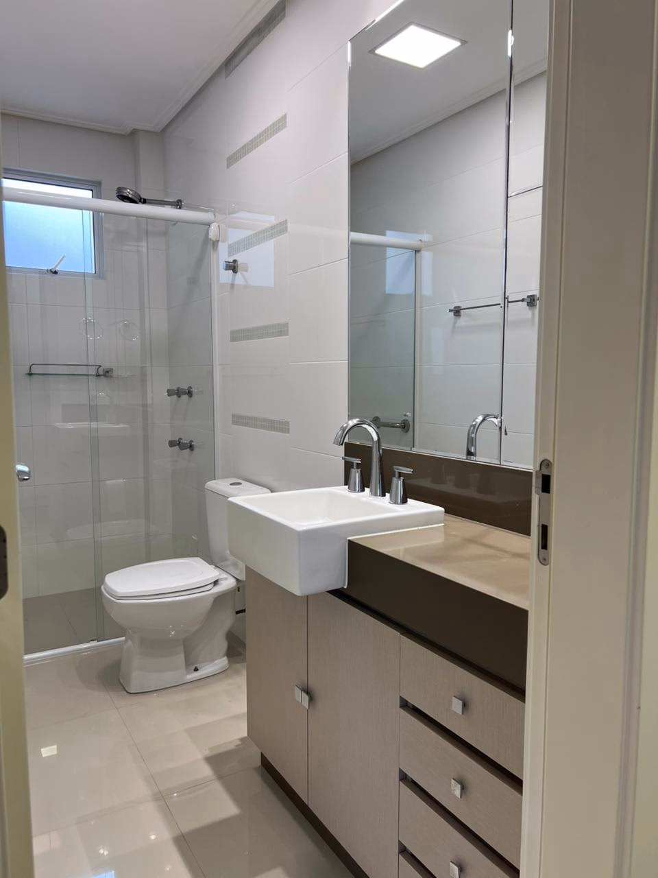 Apartamento 3 suítes em Meia Praia — Meia Praia, Itapema