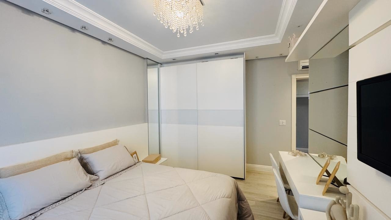 Apartamento 4 suítes em Meia Praia — Meia Praia, Itapema