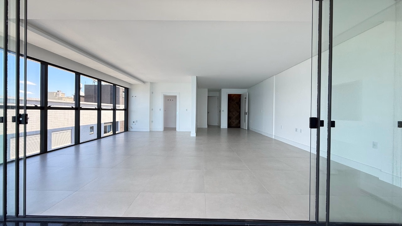 Apartamento 4 suítes em Meia Praia — Meia Praia, Itapema