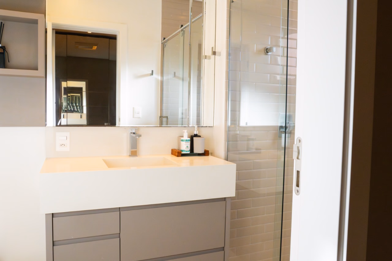 Apartamento 4 suítes em Meia Praia — Meia Praia, Itapema