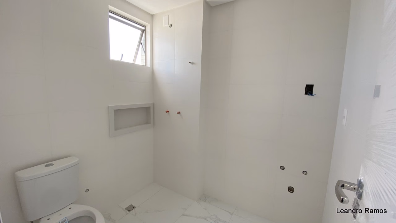 Apartamento 3 suítes em Meia Praia — Meia Praia, Itapema