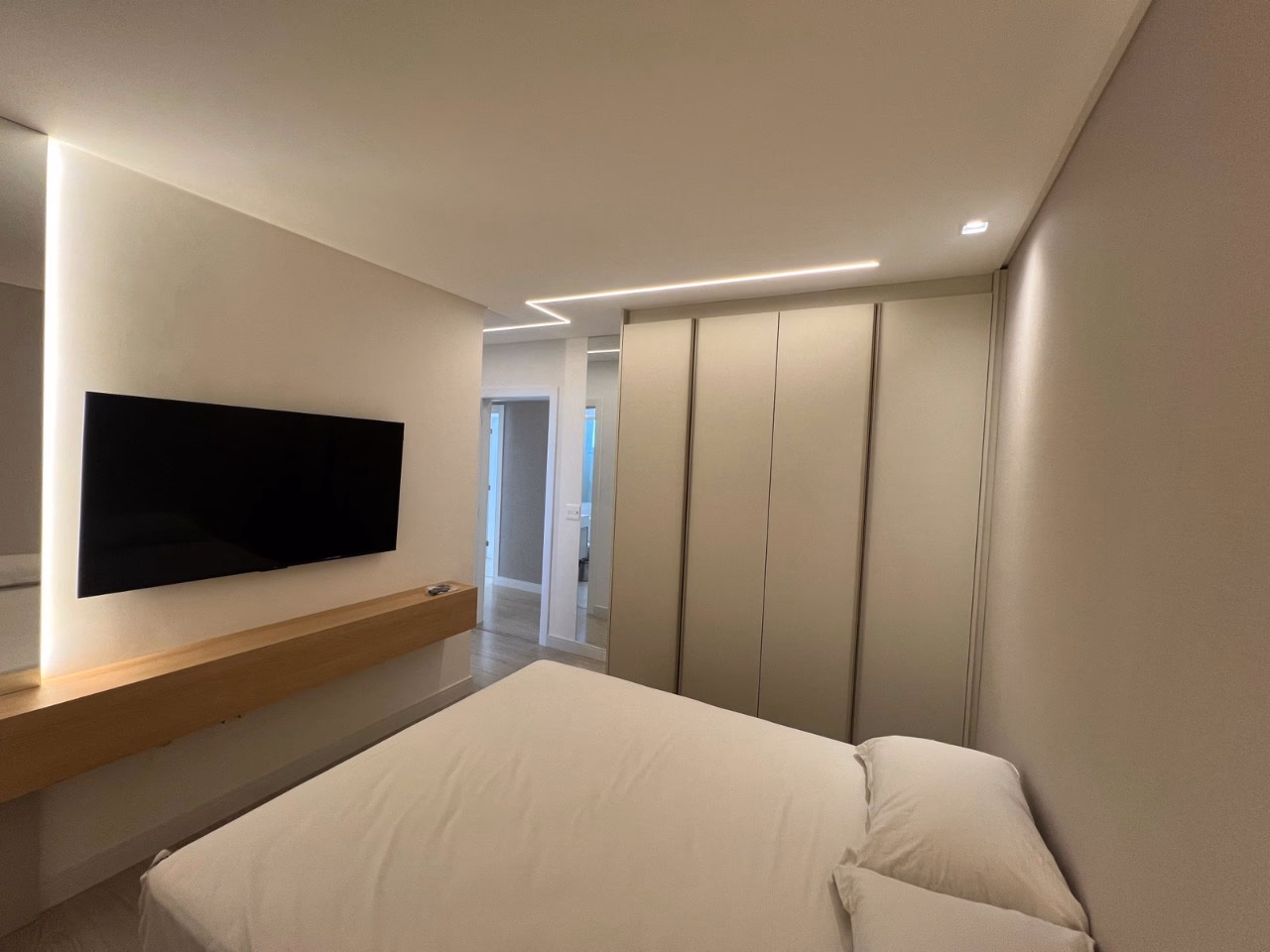 Apartamento 4 suítes em Meia Praia — Meia Praia, Itapema