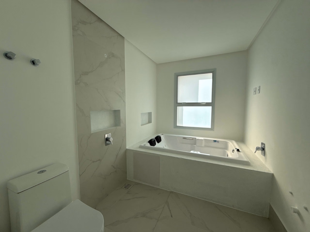Apartamento 4 suítes em Centro — Centro, Itapema