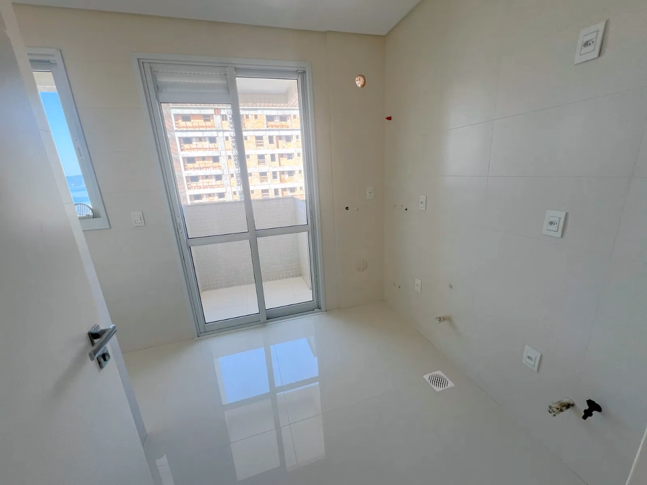 Apartamento 4 suítes em Centro — Centro, Itapema