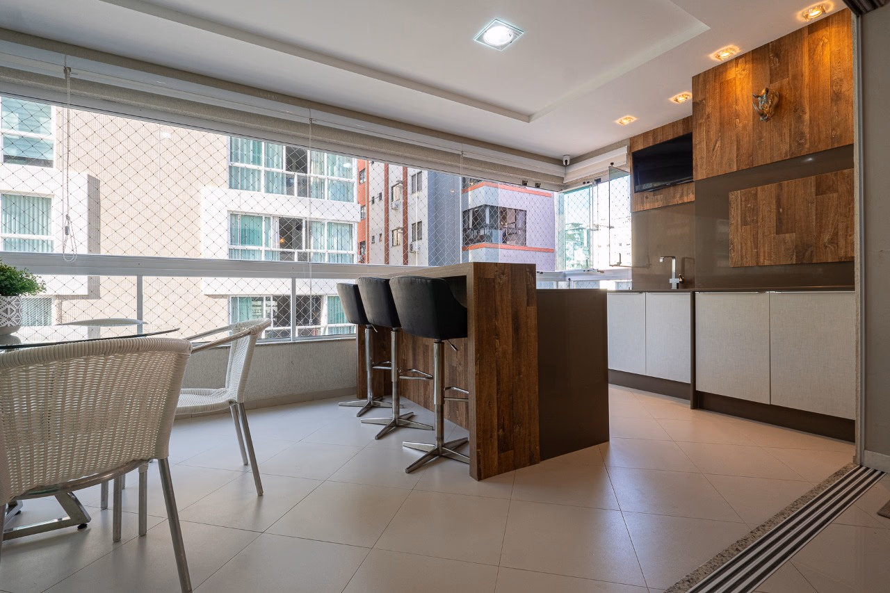 Apartamento 4 suítes em Meia Praia — Meia Praia, Itapema