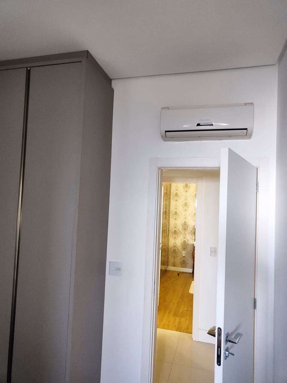 Apartamento 4 suítes em Meia Praia — Meia Praia, Itapema