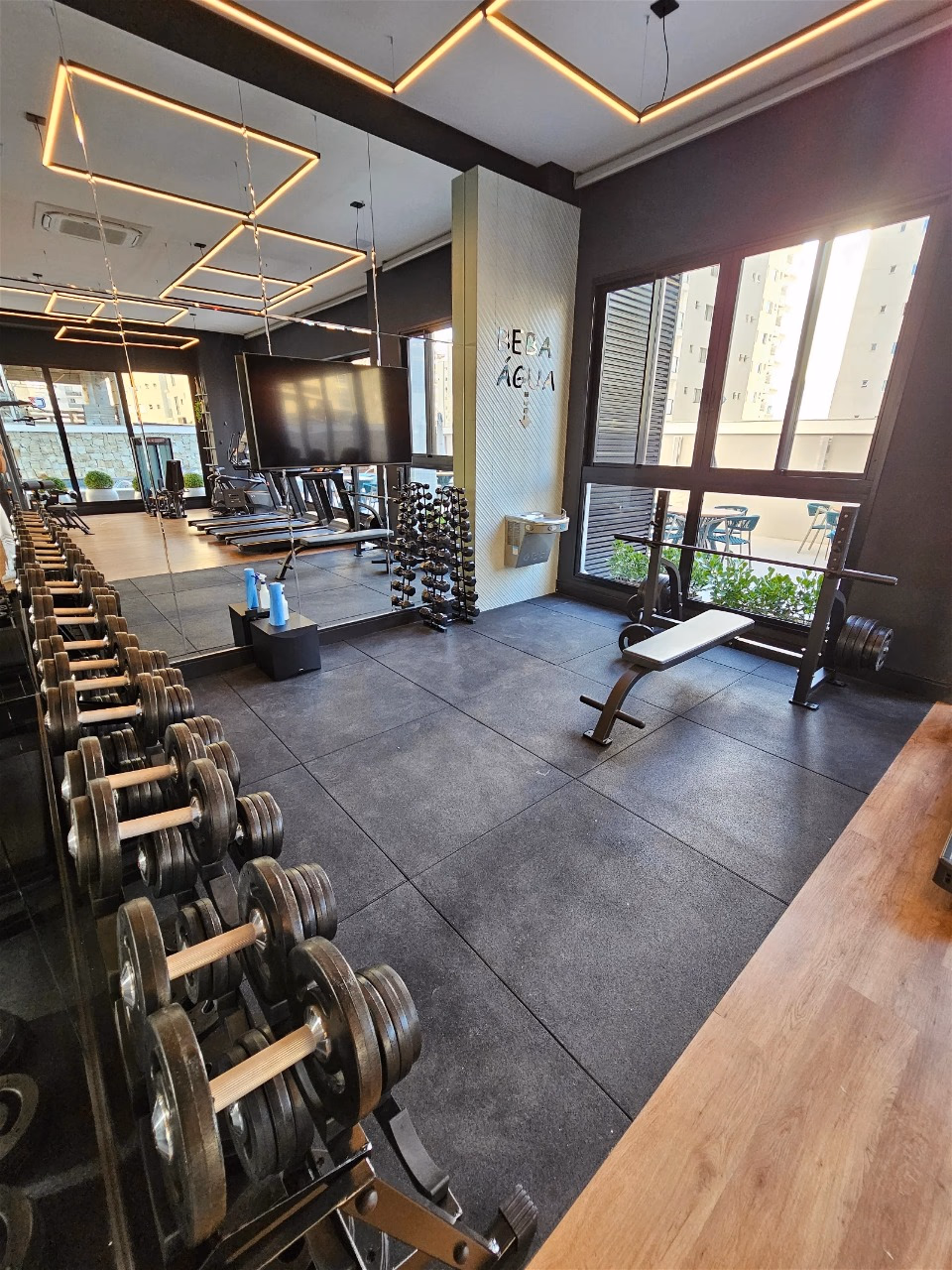 Residencial Brooklyn Tower - Rua 236, Bairro Meia Praia, Itapema - SC (40)