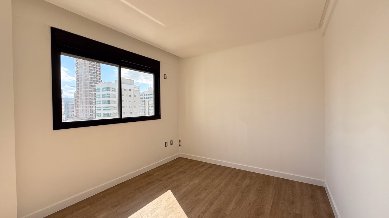 Apartamento 3 suítes em Meia Praia — Meia Praia, Itapema