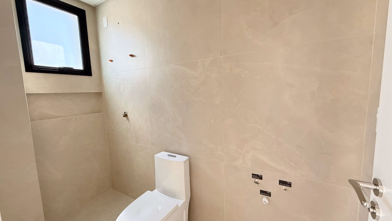 Apartamento 4 suítes em Meia Praia — Meia Praia, Itapema