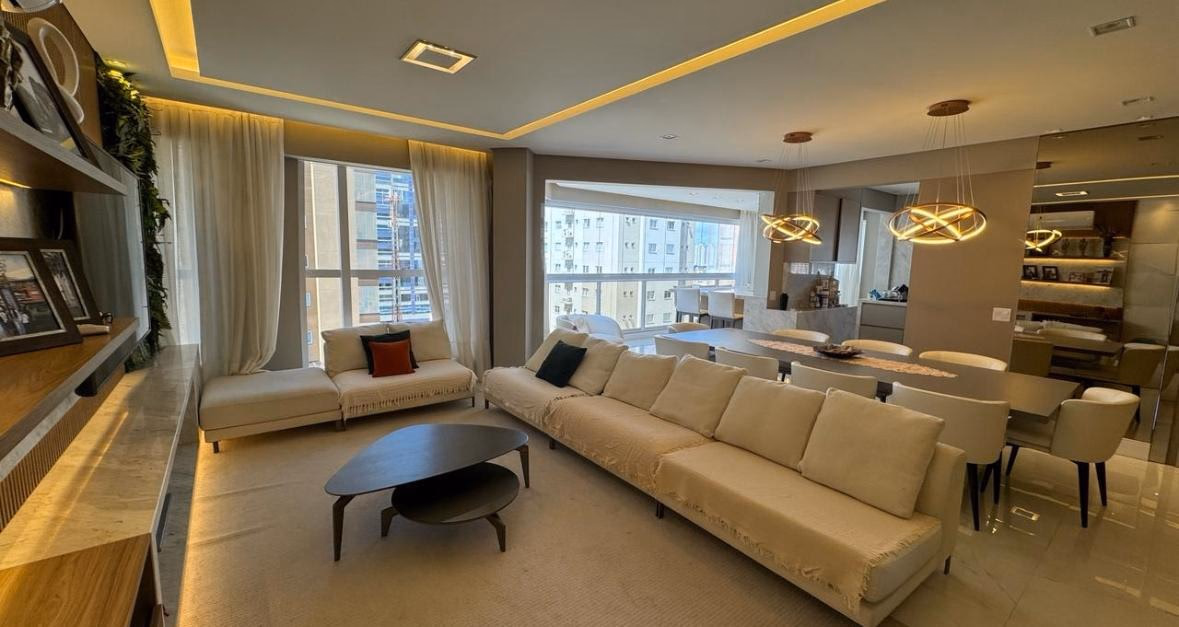 Apartamento 4 suítes em Meia Praia — Meia Praia, Itapema