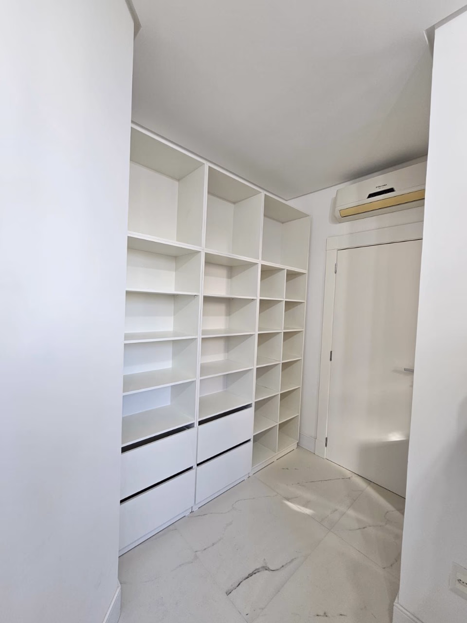 Apartamento 3 suítes em Meia Praia — Meia Praia, Itapema