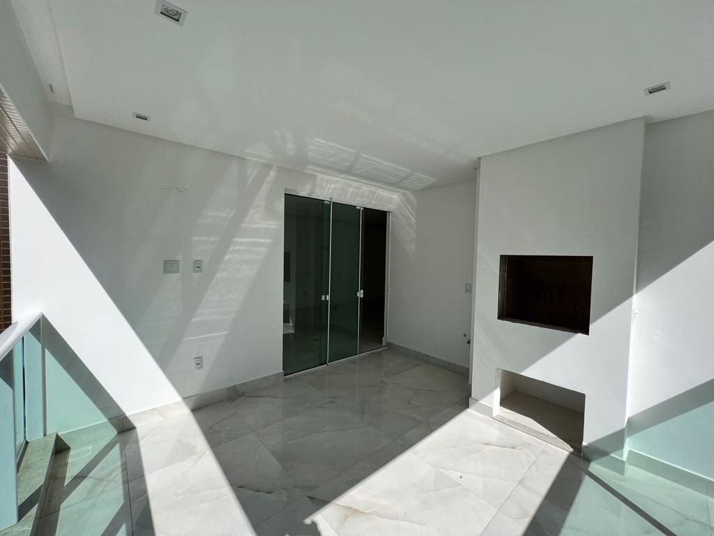Apartamento 4 suítes em Meia Praia — Meia Praia, Itapema