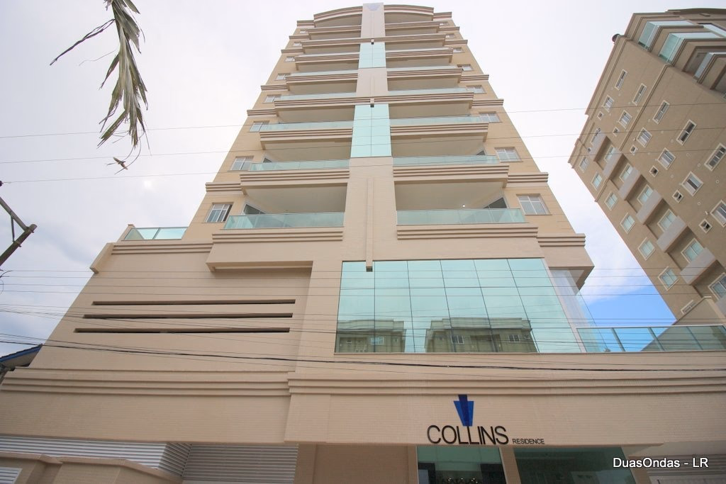 Collins Residence — Meia Praia