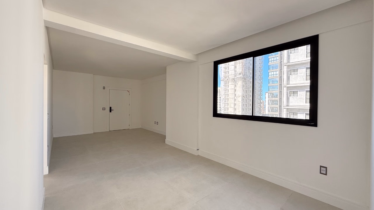 Apartamento 3 suítes em Meia Praia — Meia Praia, Itapema
