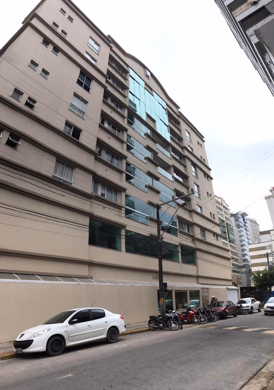 Liverpool House Residencial — Meia Praia