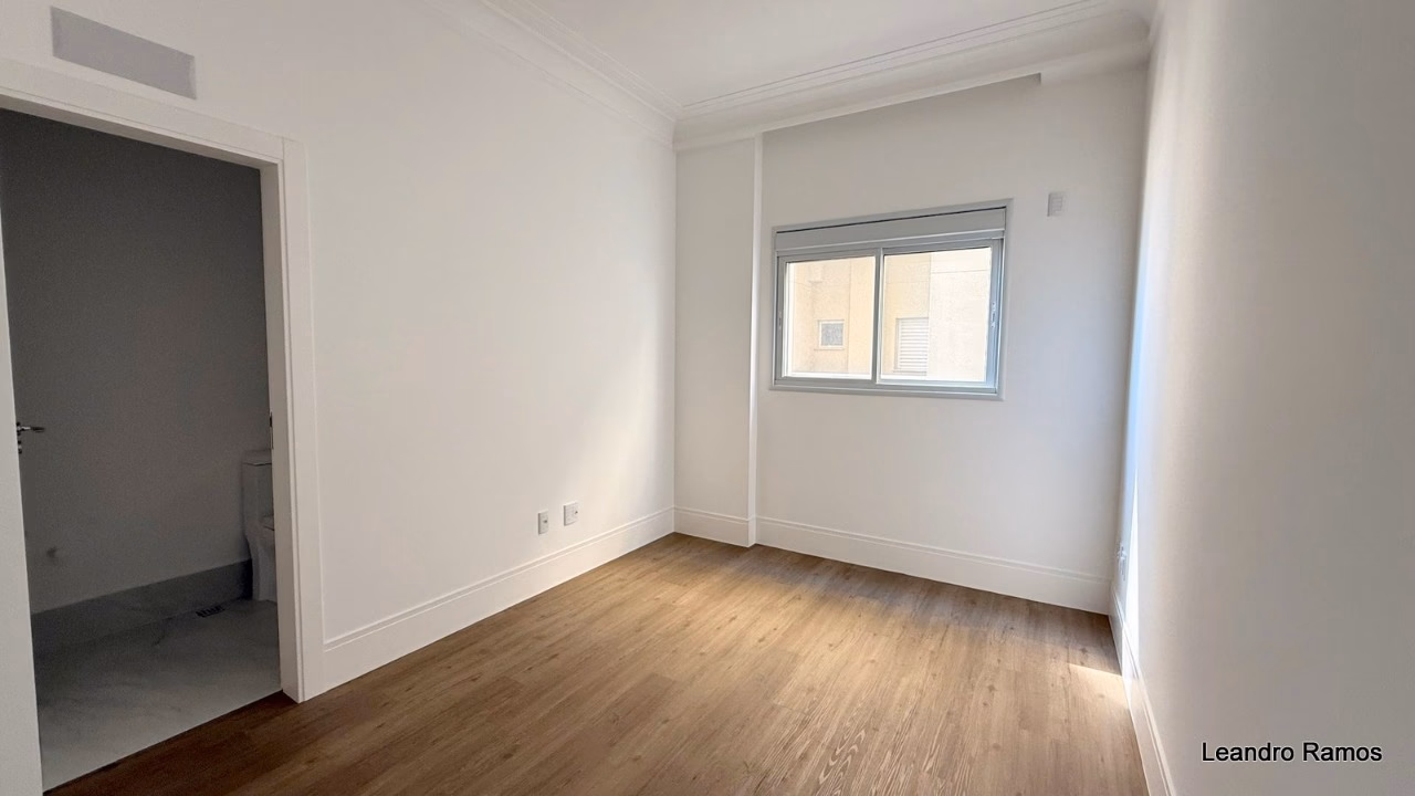 Apartamento 4 suítes em Meia Praia — Meia Praia, Itapema