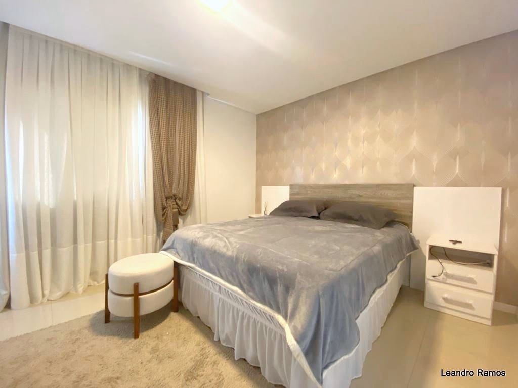 Apartamento 3 suítes em Meia Praia — Meia Praia, Itapema