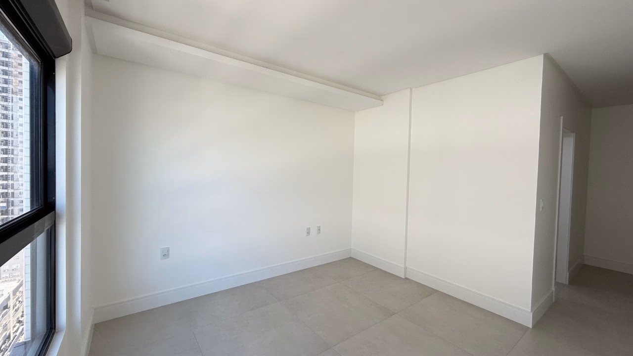Apartamento 4 suítes em Meia Praia — Meia Praia, Itapema