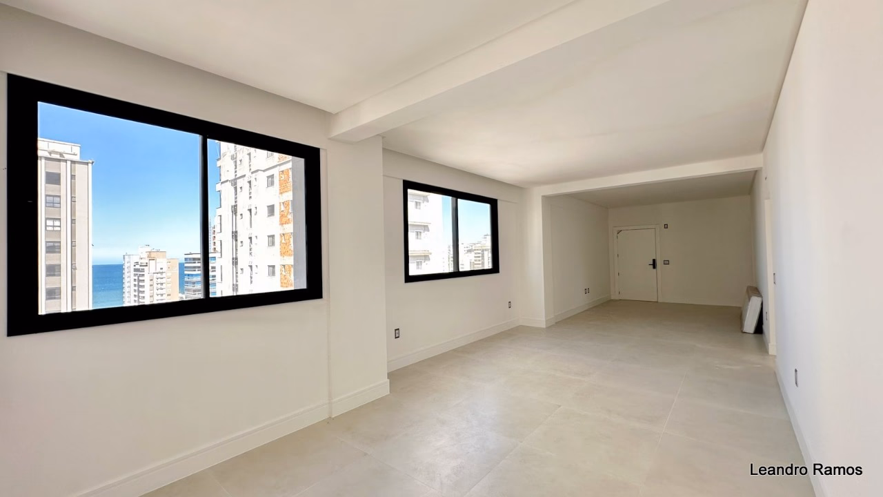 Apartamento 4 suítes em Meia Praia — Meia Praia, Itapema