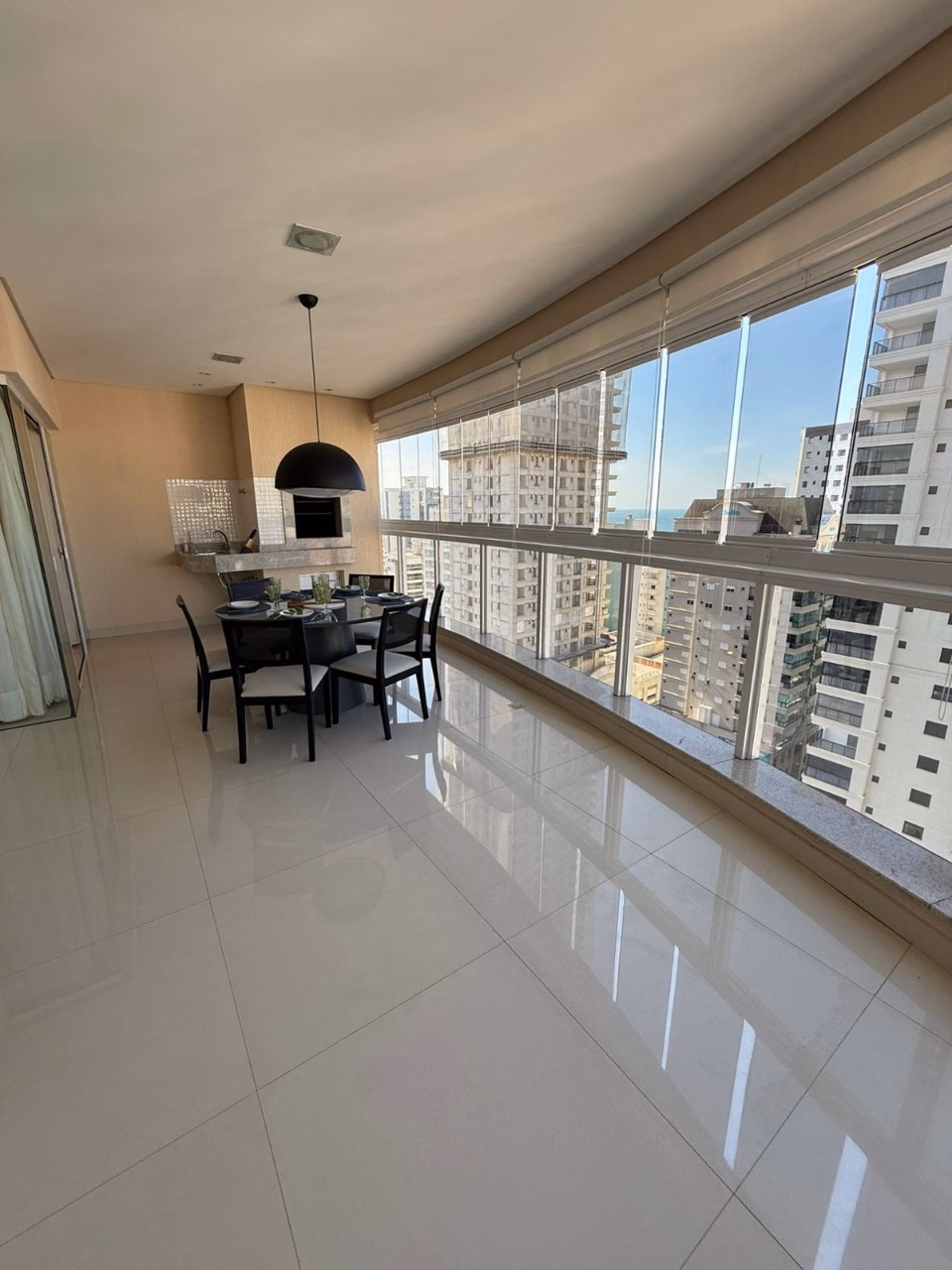 Apartamento 3 suítes em Meia Praia — Meia Praia, Itapema