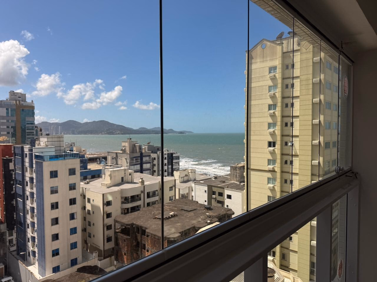 Apartamento 4 suítes em Meia Praia — Meia Praia, Itapema