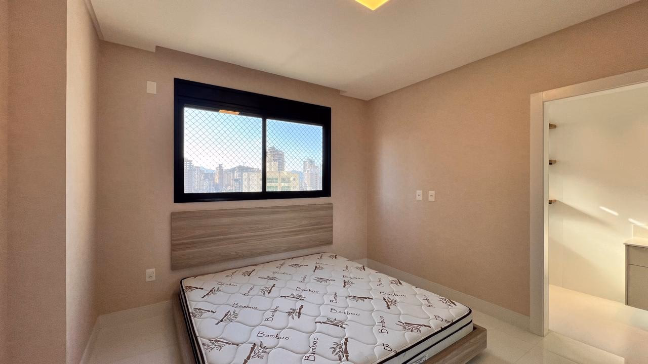 Apartamento 4 suítes em Meia Praia — Meia Praia, Itapema