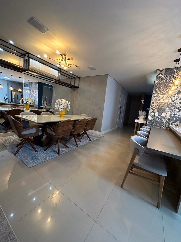 Apartamento 3 suítes em Meia Praia — Meia Praia, Itapema