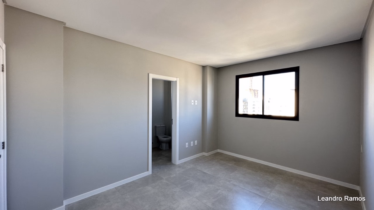 Apartamento 2 suítes em Meia Praia — Meia Praia, Itapema