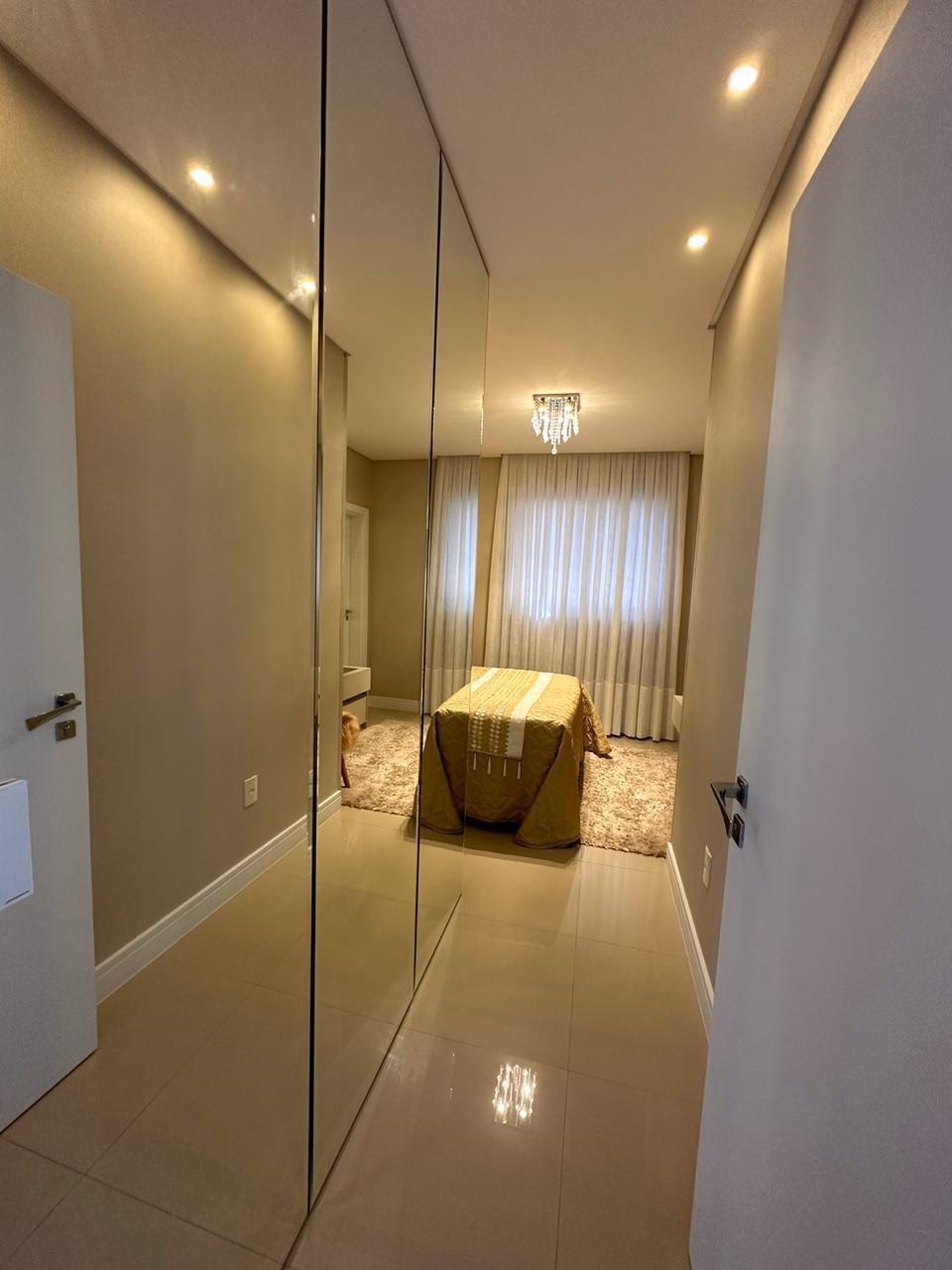 Apartamento 3 suítes em Meia Praia — Meia Praia, Itapema